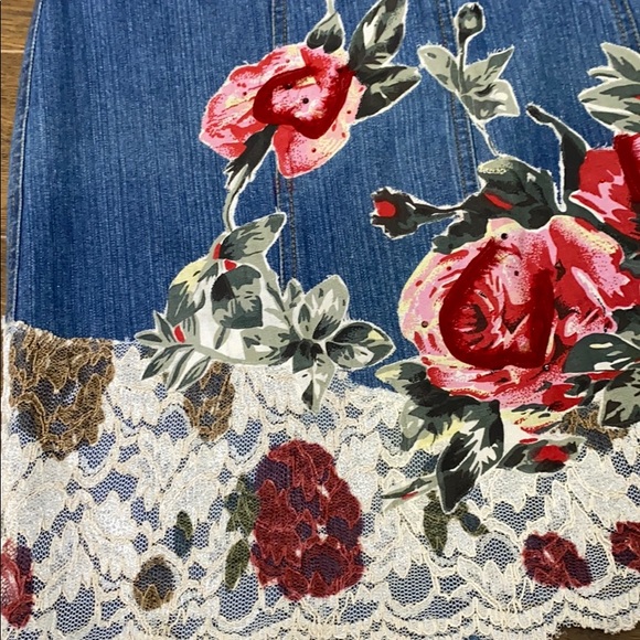 BOHO ARTSY Lacey Appliqué Roses Jean Skirt - Picture 3 of 7
